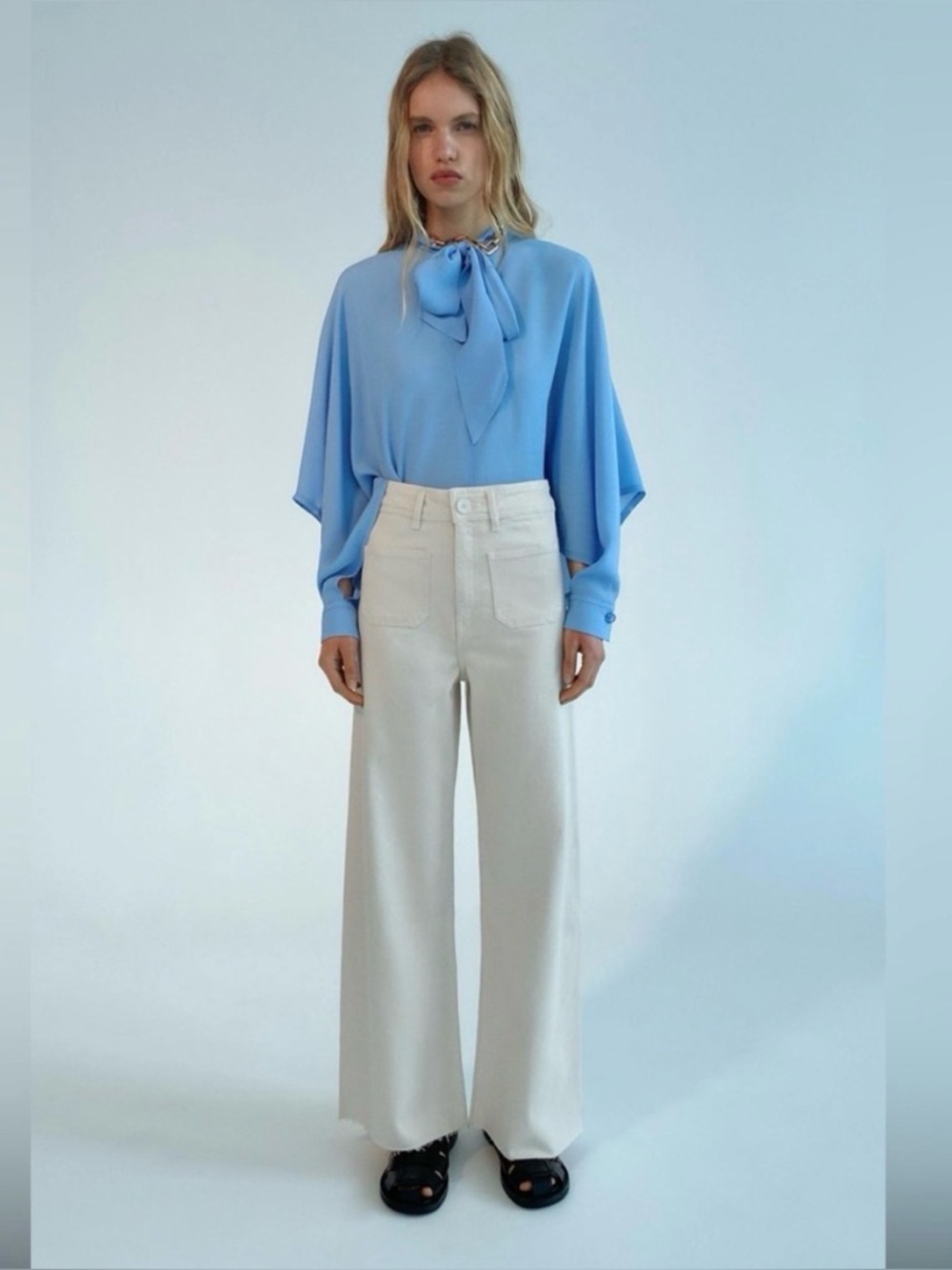 5 for $25 // Zara cream high-rise wide leg patch pocket sailor jeans size 2